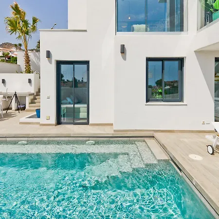 Βίλα Royal Palm 36 8 Pax With Heated Private Pool *